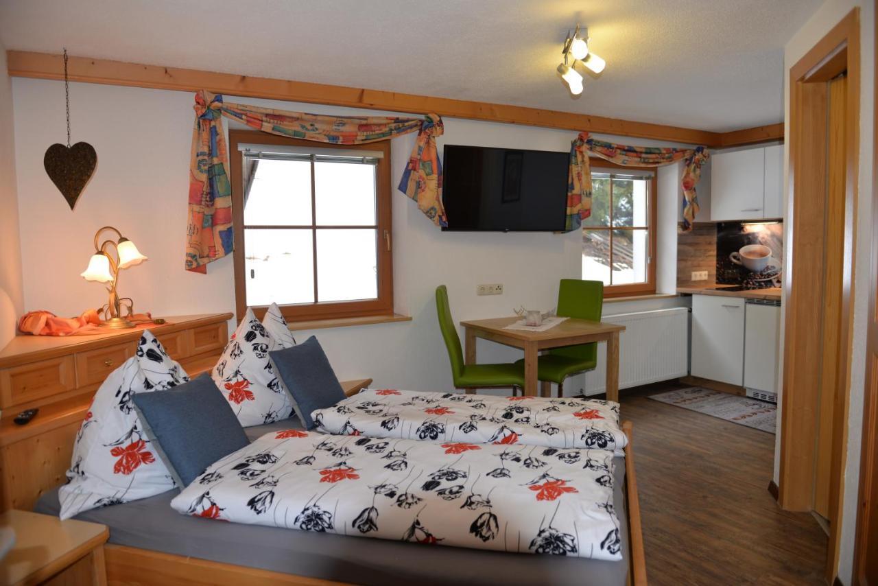 Haus Dietz Elbigenalp Szoba fotó